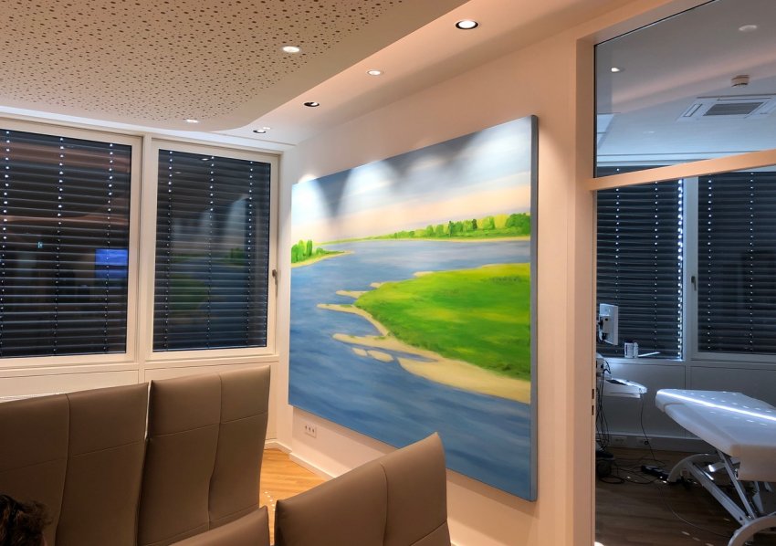 Eines der Hauptwerke der bedeutenden Akademie-Künstlerin Melanie Richter ist in der Neuro Praxis Düsseldorf zu bewundern.